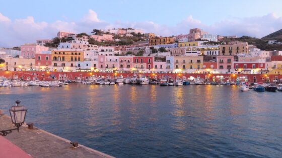 Tour Isola di Ponza e Riviera di Ulisse