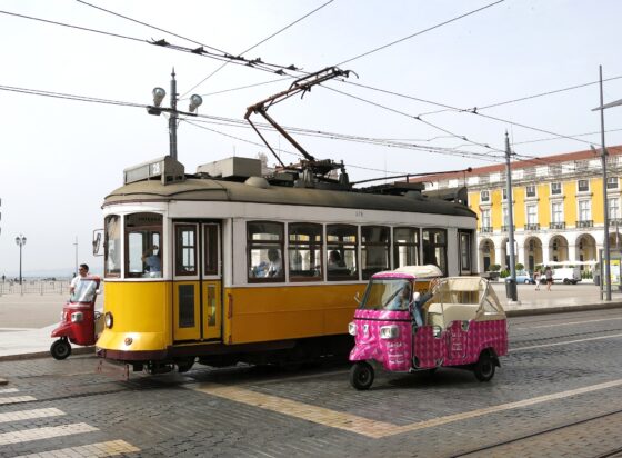 Fuga in tuk tuk a Lisbona